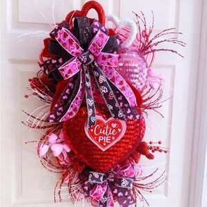 ❤️ Valentine’s Day Door Swag | Heart Wreath Decor | Cutie Pie 💕